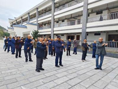 九九重阳节 浓浓敬老情