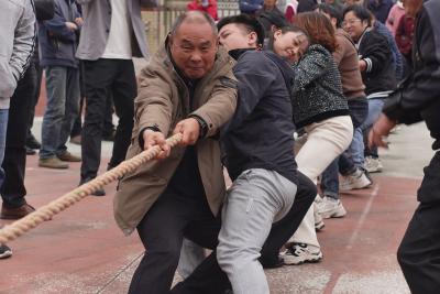 农民趣味运动会 点燃乡村振兴活力