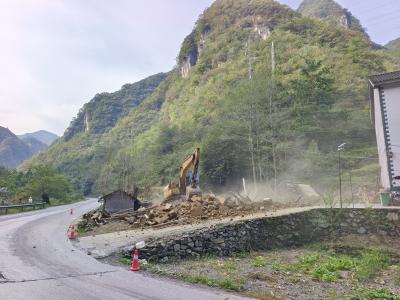 共同缔造清洁家园 拆乱除危打造宜居村庄