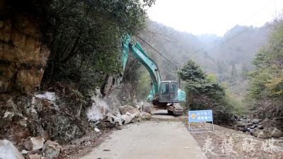 加快农村公路建设 铺就村民幸福道