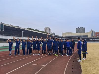 砺精兵以考促训强素质——罗河路站开展全员体能测试