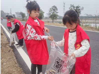 鸦鹊岭镇：志愿“童”行护碧水 雷锋精神润心田