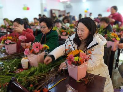 港虹社区：以家风为基 绽花艺之美