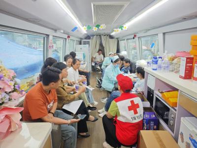 细雨润无声 热血暖人心 乐天溪镇上演爱心接力​  ​