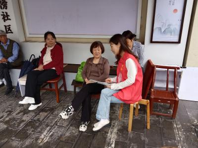 垃圾分类齐宣传  绿色生活新风尚