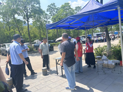 多部门联动筑牢“五一”价格防线 夷陵区市场监管局开展旅游市场价格专项检查