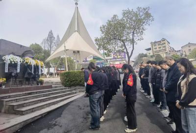 传承英烈精神 凝聚奋进力量