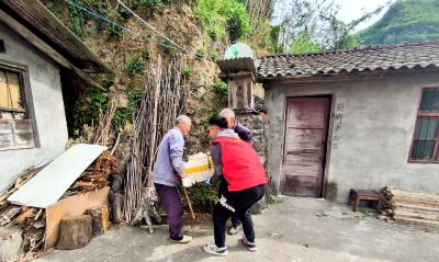 樟村坪社区：泡沫箱集中整治在行动
