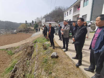 田间地头听民意，乡村振兴添动能