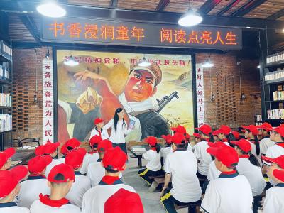 书香浸润童年 阅读启慧人生