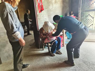 医者仁心守护生命曙光