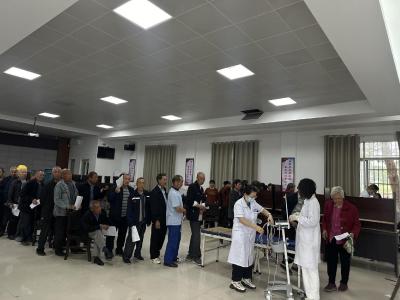 鸦鹊岭镇：医疗下乡暖人心 健康体检进乡村
