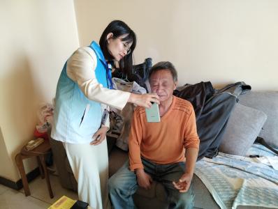 绿洲社区：暖心服务送上门 温情守护独居老人