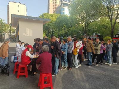 港虹社区：免费体检进社区 绘就民生“健康图”