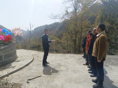 桃坪河村：烈士墓前上党课 守初心担使命