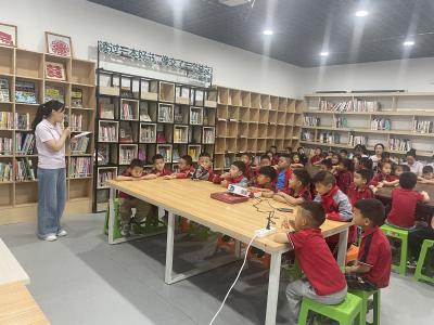 区直属机关幼儿园黄花分园开展“书香润童心”读书日活动