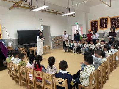 沉浸式观摩体验 零距离共话成长