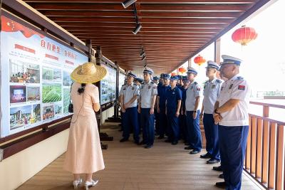 夷陵区消防救援大队走进许家冲村参观见学
