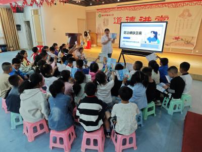 科学补碘进校园 健康知识护成长