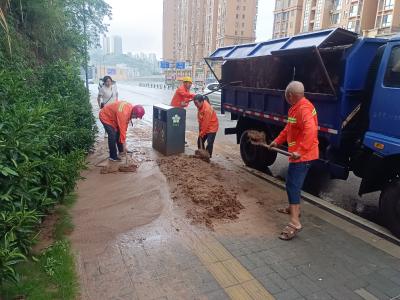 雨后清淤“加速度” 城市焕新“净”全力
