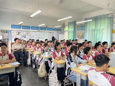 集中视导启新程 精准施策备中考——区教科院赴分乡初中开展中考备考视导