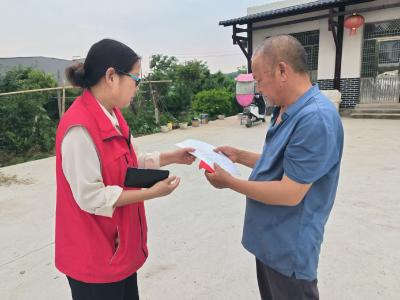 鸦鹊岭镇新场村端午慰问计划生育特扶对象