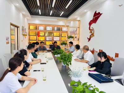 携手共进促发展 社村共建启新篇