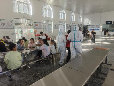 下堡坪小学开展食物中毒应急演练
