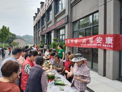 粽叶翻飞迎端午 巧手裹粽寄安康
