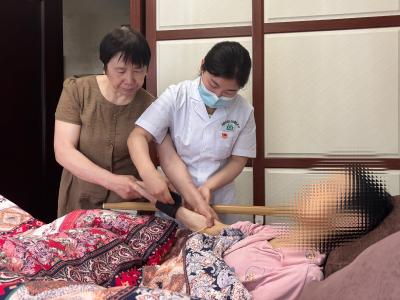 入户体检送关爱 健康服务“零”距离