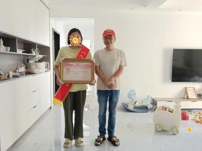荣光闪耀传喜讯 尊崇关爱暖人心