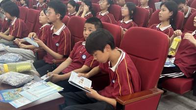 鸦鹊岭镇：“典”护成长 法润校园
