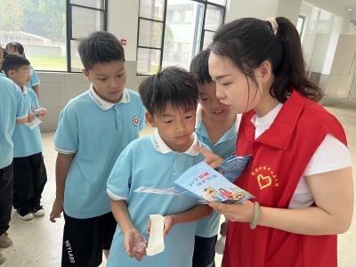 夷陵区鸦鹊岭镇：送“碘”学问 一份健康守护