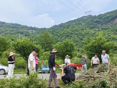 秸秆粉碎还田 守护蓝天沃土