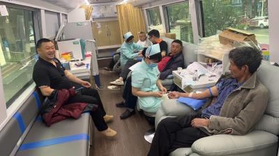 龙泉镇：挽袖传温情 热血聚爱心
