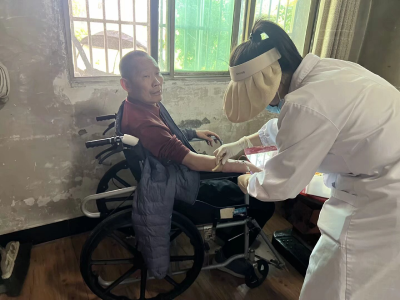 健康体检送上门 关爱老人暖人心