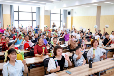 锦江社区：端午安康 手作传情