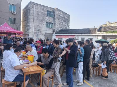 暖心体检进村居 村民健康有“医”靠