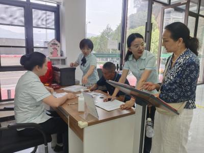 志愿宣传 换卡便民
