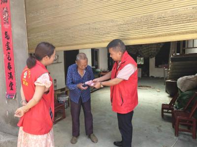 夷陵区鸦鹊岭镇：情暖端午，关爱同行