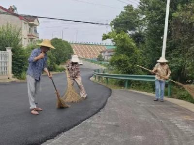 东城试验区姜家湾村：“村庄清洁日”扮靓乡村颜值