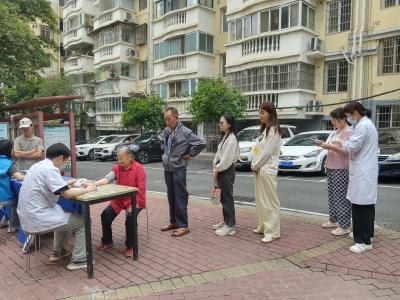 体检服务进小区 健康服务零距离