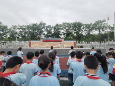 龙镇小学开展“国际档案日”系列宣传活动
