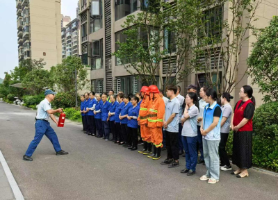 消防安全进社区 应急演练保平安
