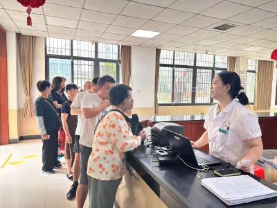 健康守护暖民心 体检服务进家门