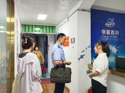 静音护航 情暖高考