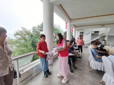 三斗坪镇高家村：多措并举开展预防野生菌中毒工作