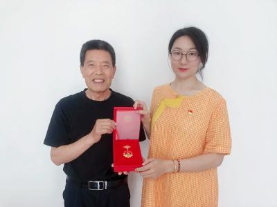 光荣在党五十载 初心如磐再出发