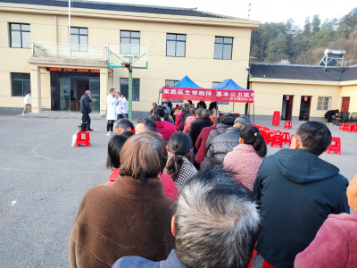 家庭医生在行动 守护健康不停歇