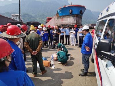 乐天溪镇中心卫生院联合江森船务开展有限空间应急演练与急救培训